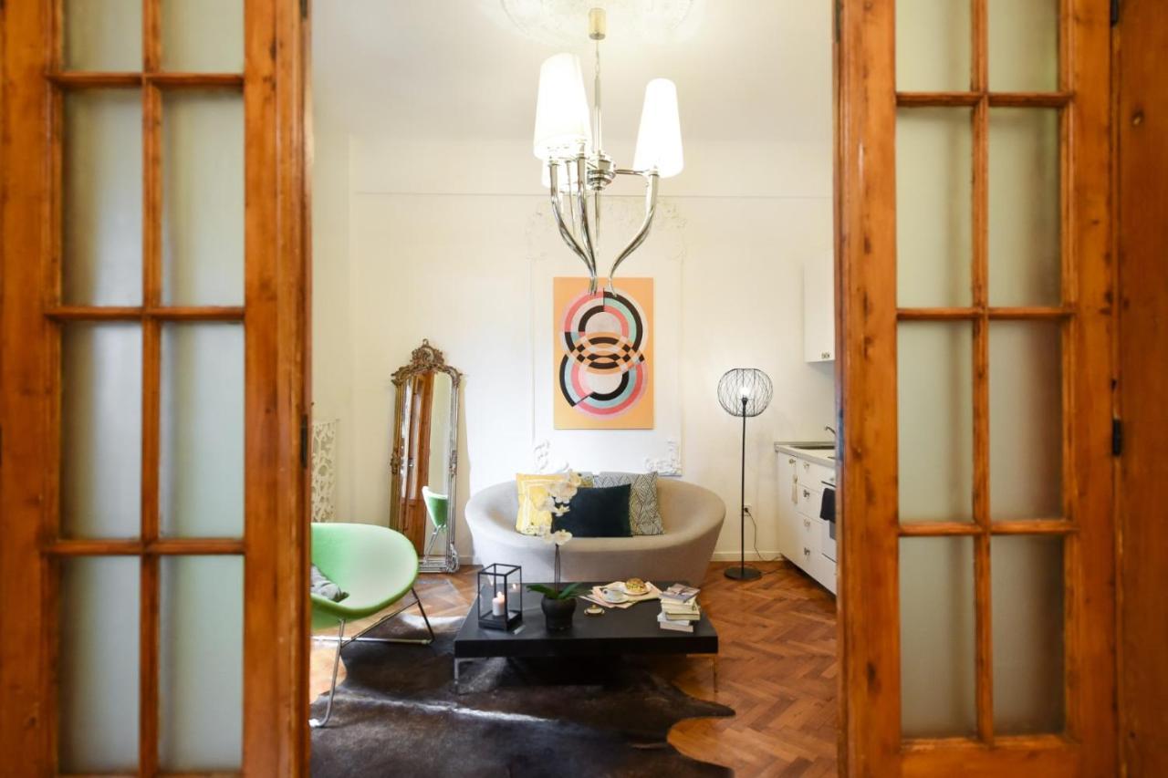 Vintage Elegance, Modern Comfort: 1Br Apartment Overlooking Calea Victoriei บูคาเรสต์ ภายนอก รูปภาพ